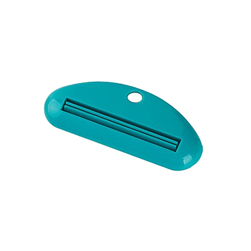 pendentif-bleu-plastique